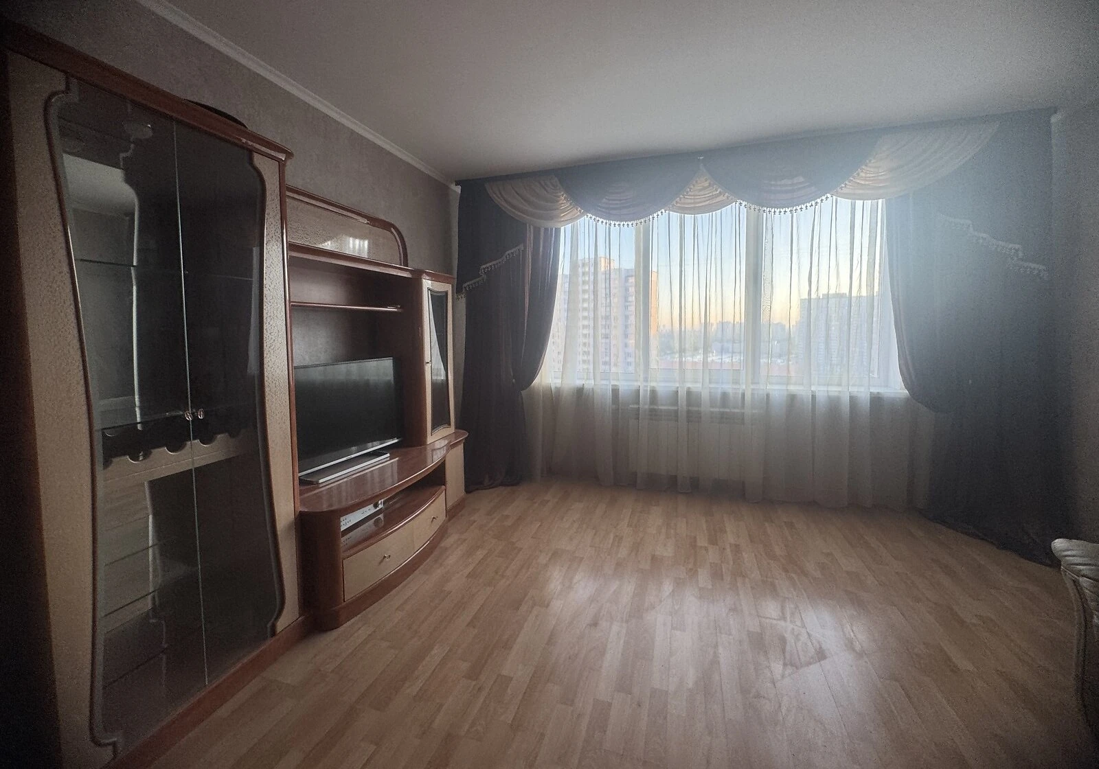 3-кімнатна квартира, Позняки: укриття, працює ліфт без світла - фото 1