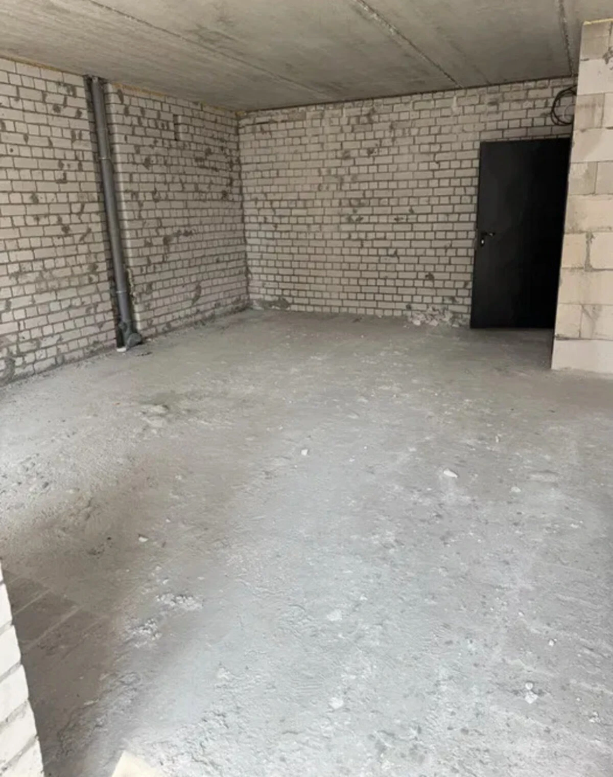5-кімнатна квартира, Самар: кухня 20 м², цегляні стіни, закритий двір - фото 2