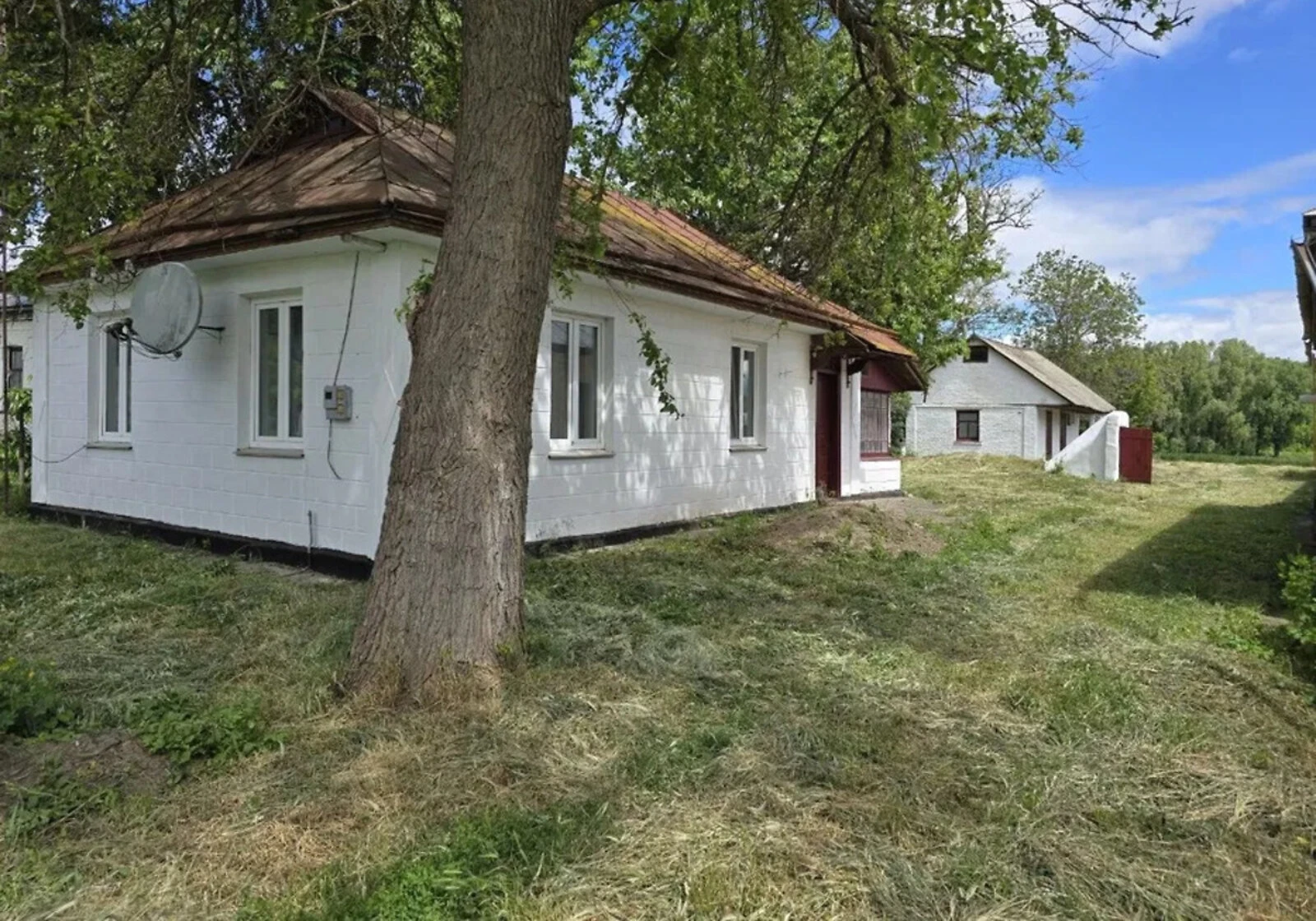 Дом, Бузовка: 25 соток, центральный водопровод, гараж во дворе