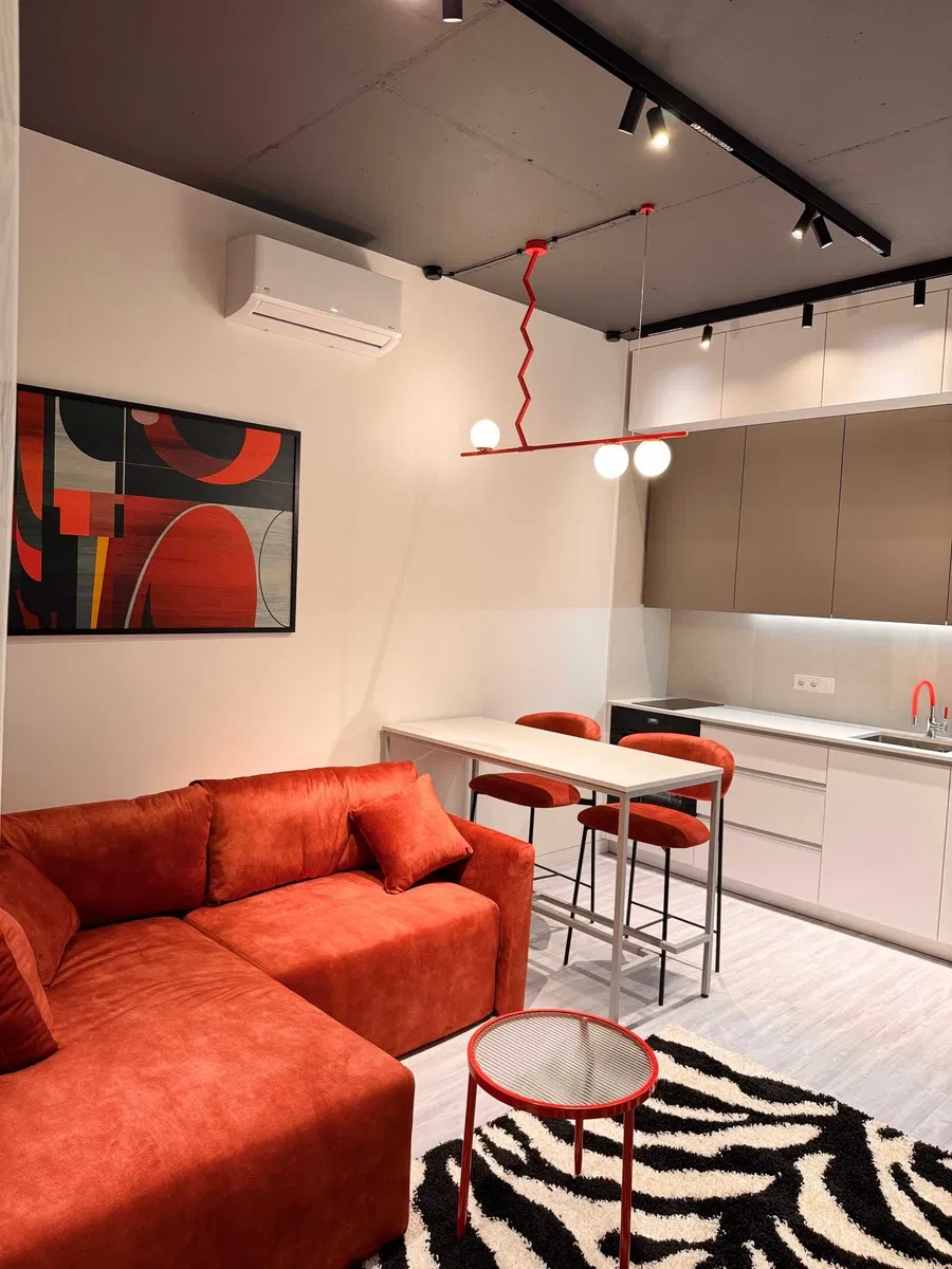 1-комнатная квартира в ЖК Unit Home: авторский ремонт, лоджия с рабочей зоной