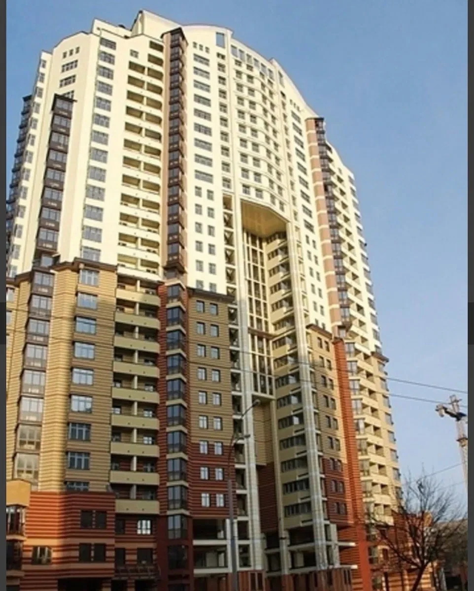 2-комнатная квартира, Соломенский: резервное питание, паркинг-укрытие - фото 1