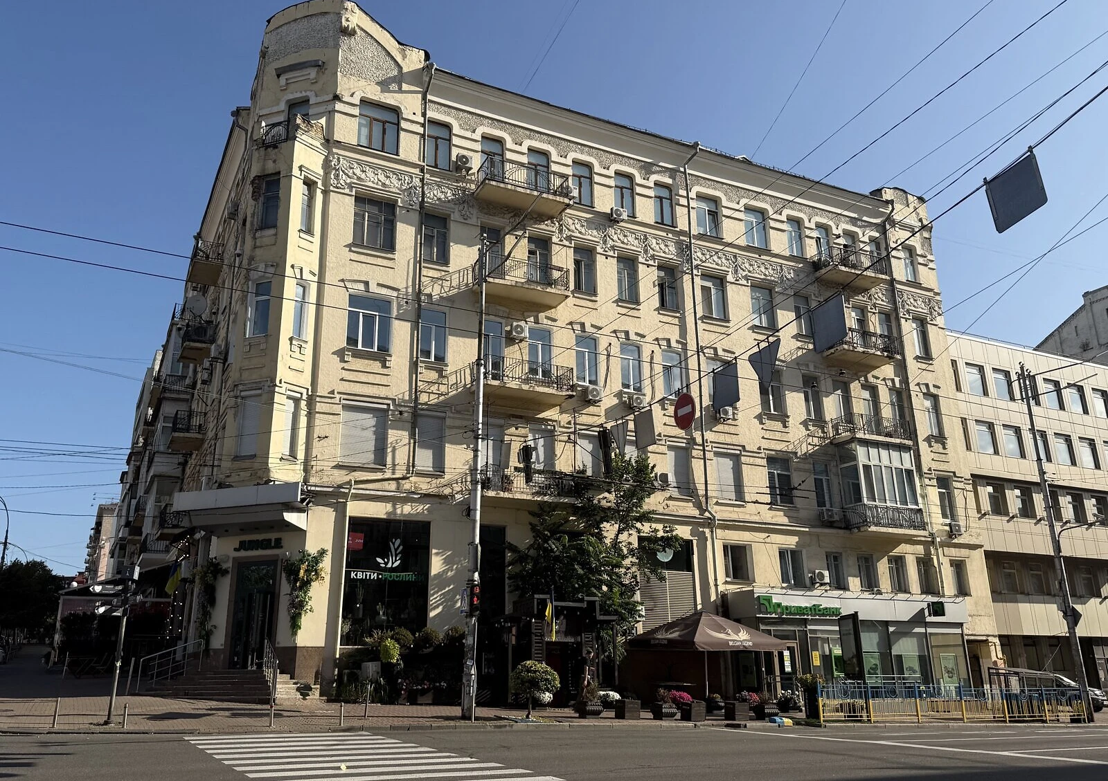 2-кімнатна квартира, Печерський: дизайнерський ремонт, стелі 3,8 м - фото 1