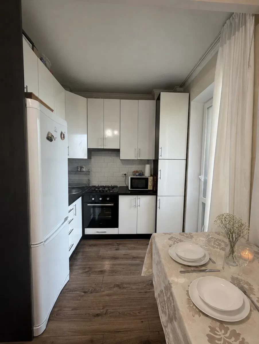 1-кімнатна квартира у ЖК Європейка: сучасний ремонт, комора 2,5 м² - фото 1