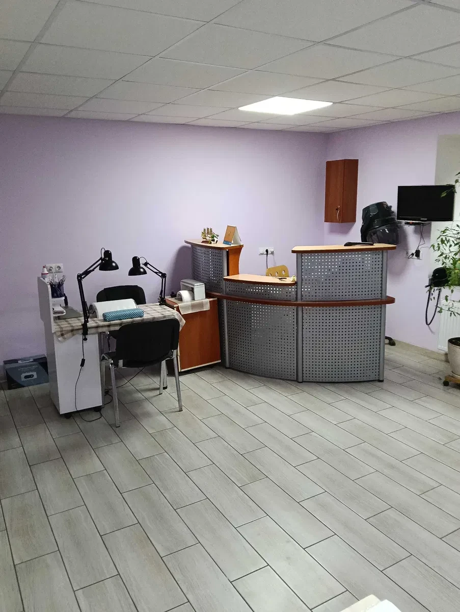 Салон, Черкаси: працюючий бізнес, три місця перукаря - фото 1