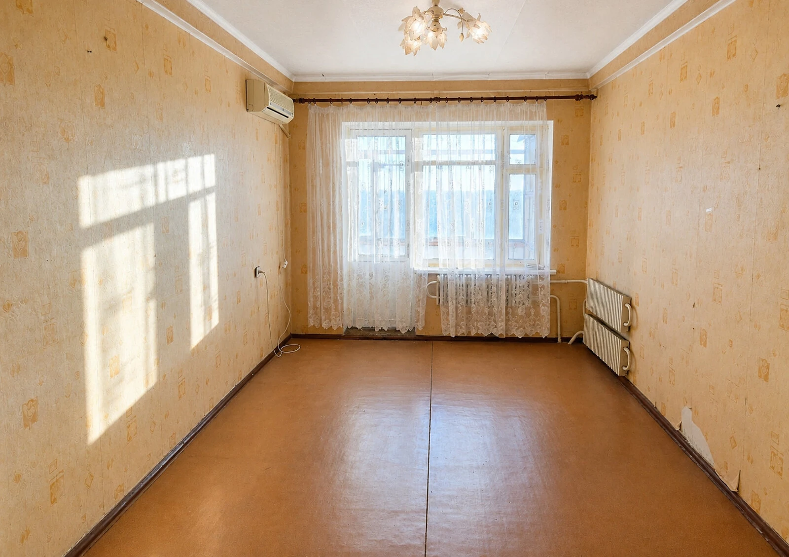 1-кімнатна квартира, Бородинський: торг можливий, інтернет без світла