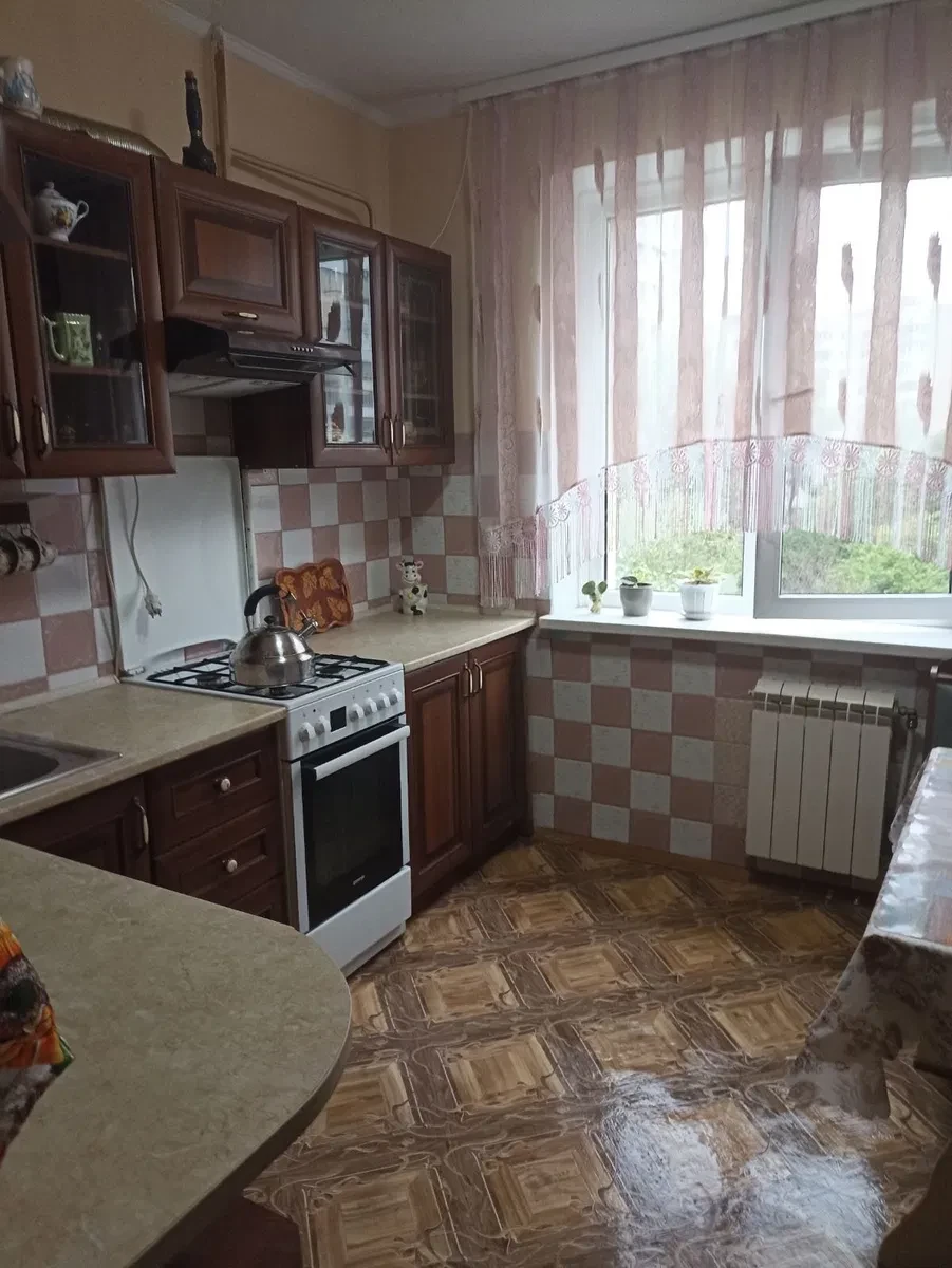 2-комнатная квартира, Шевченковский: лифт и отопление работают без света