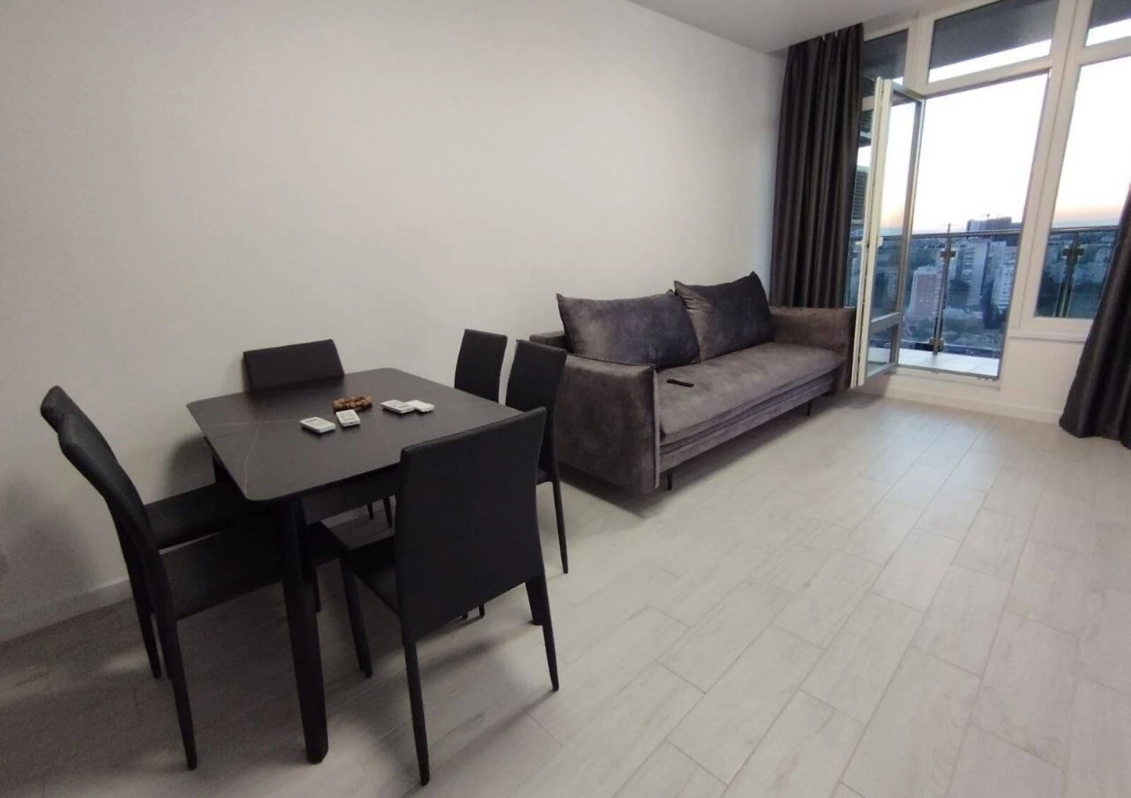 2-комнатная квартира, Аркадия: укрытие в доме, телевизор и диван, фото 5