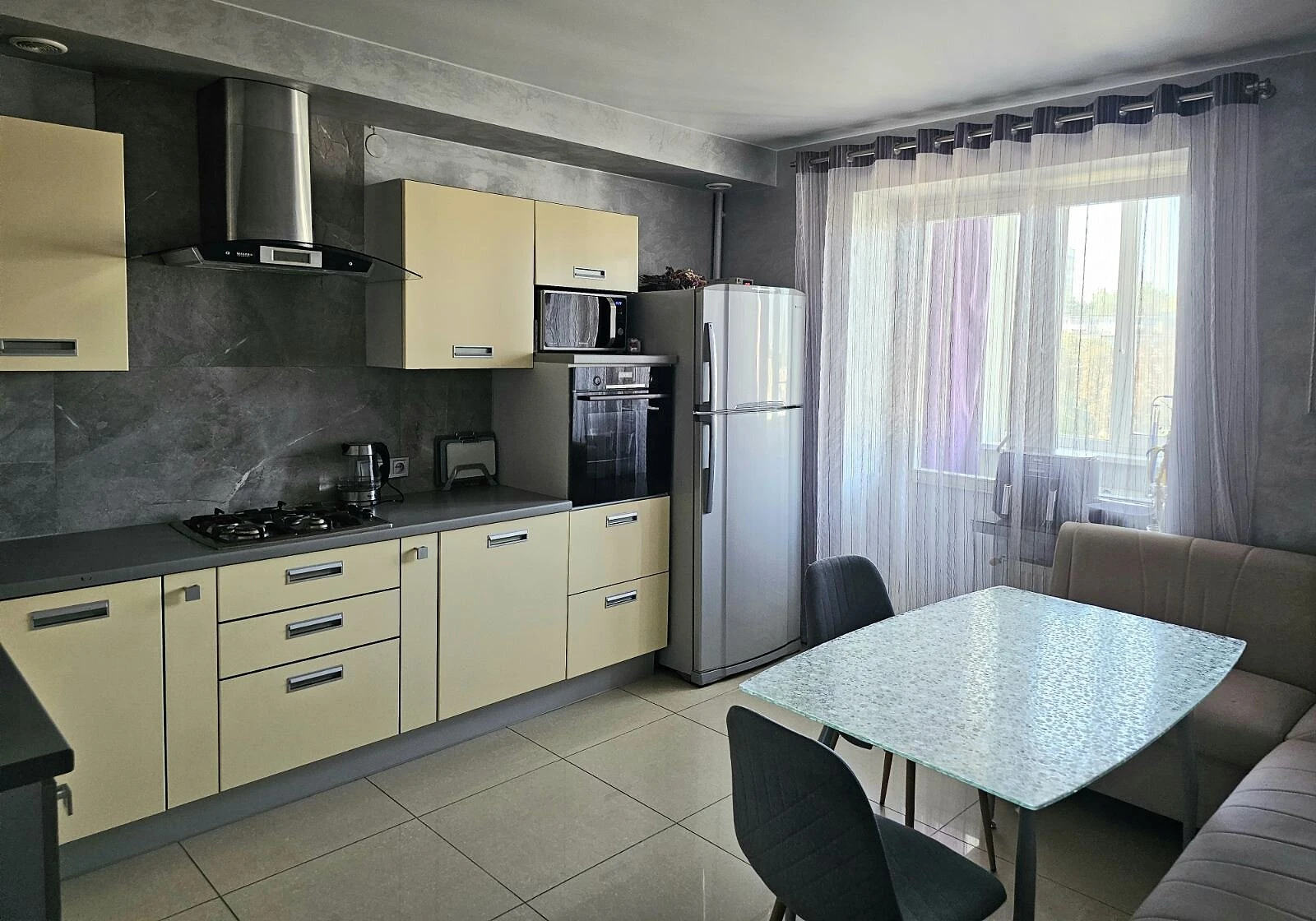 3-кімнатна квартира, Петриків: євроремонт, газове опалення, фото 4
