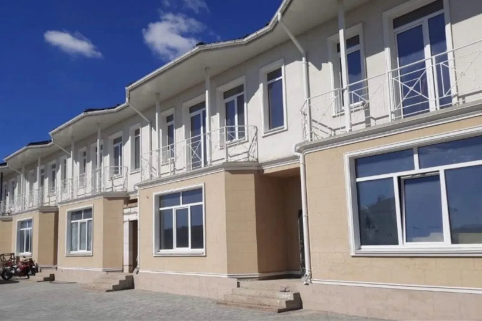Таунхаус в ЖК Дайберг: дворик и паркинг, море за 7 мин на авто - фото 2