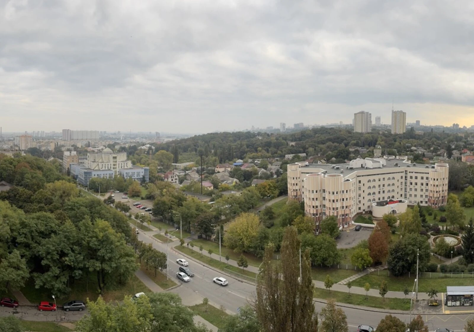2-кімнатна квартира, Мостицький Масив: консьєрж, внутрішній двір - фото 3