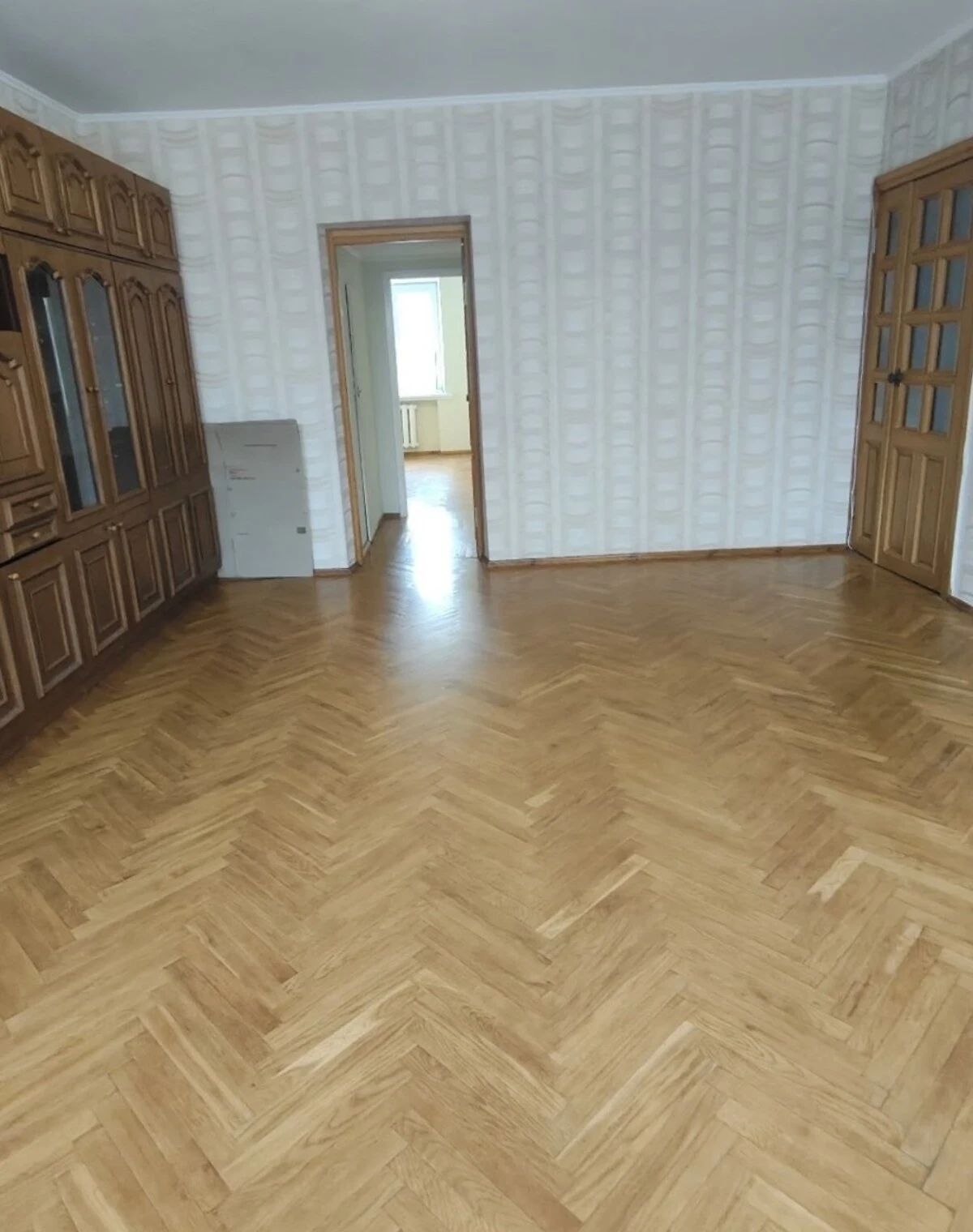 3-кімнатна квартира, Польова: закріплене паркомісце, укриття в будинку - фото 1