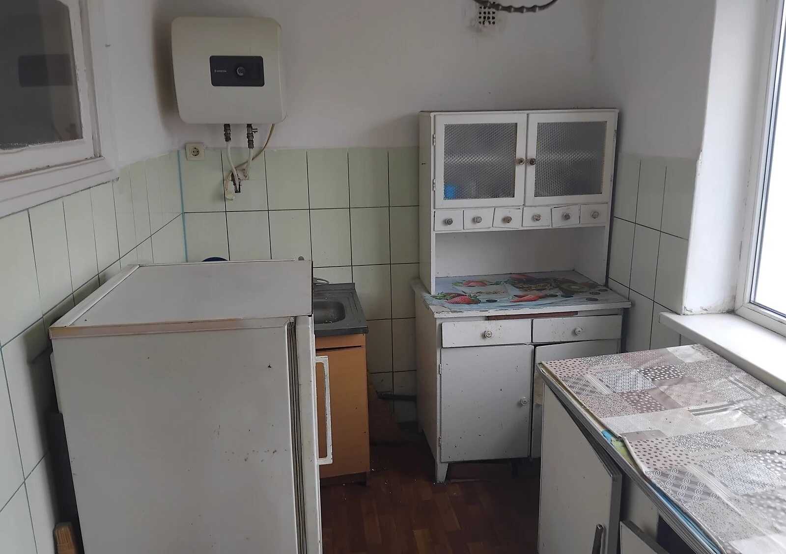 2-кімнатна квартира, Заставна: потребує ремонту, газове опалення, бойлер - фото 3