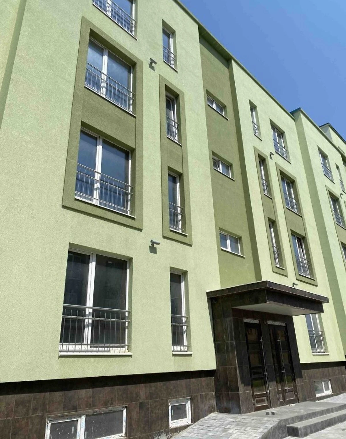 3-кімнатна квартира, Чернівці: новобудова, дизайнерський ремонт