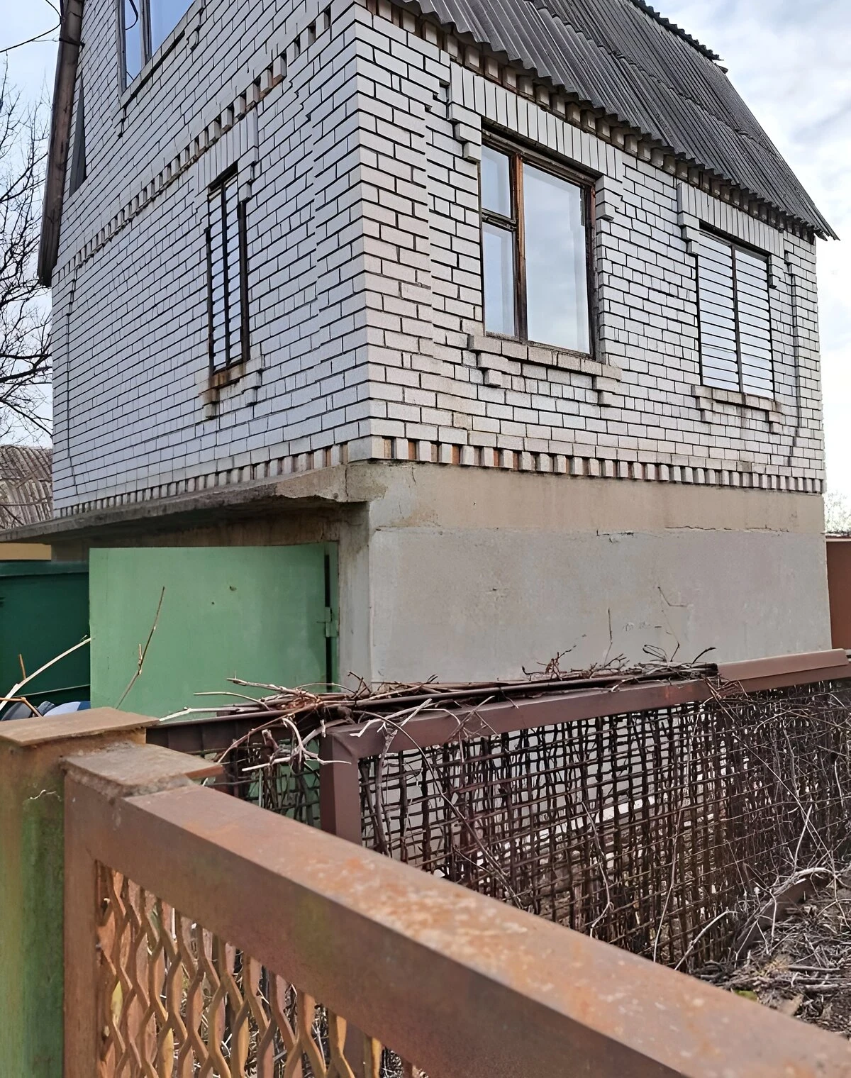 Будинок, Привільне (Запоріжжя): гараж у підвалі, 6 соток, охорона території - фото 3