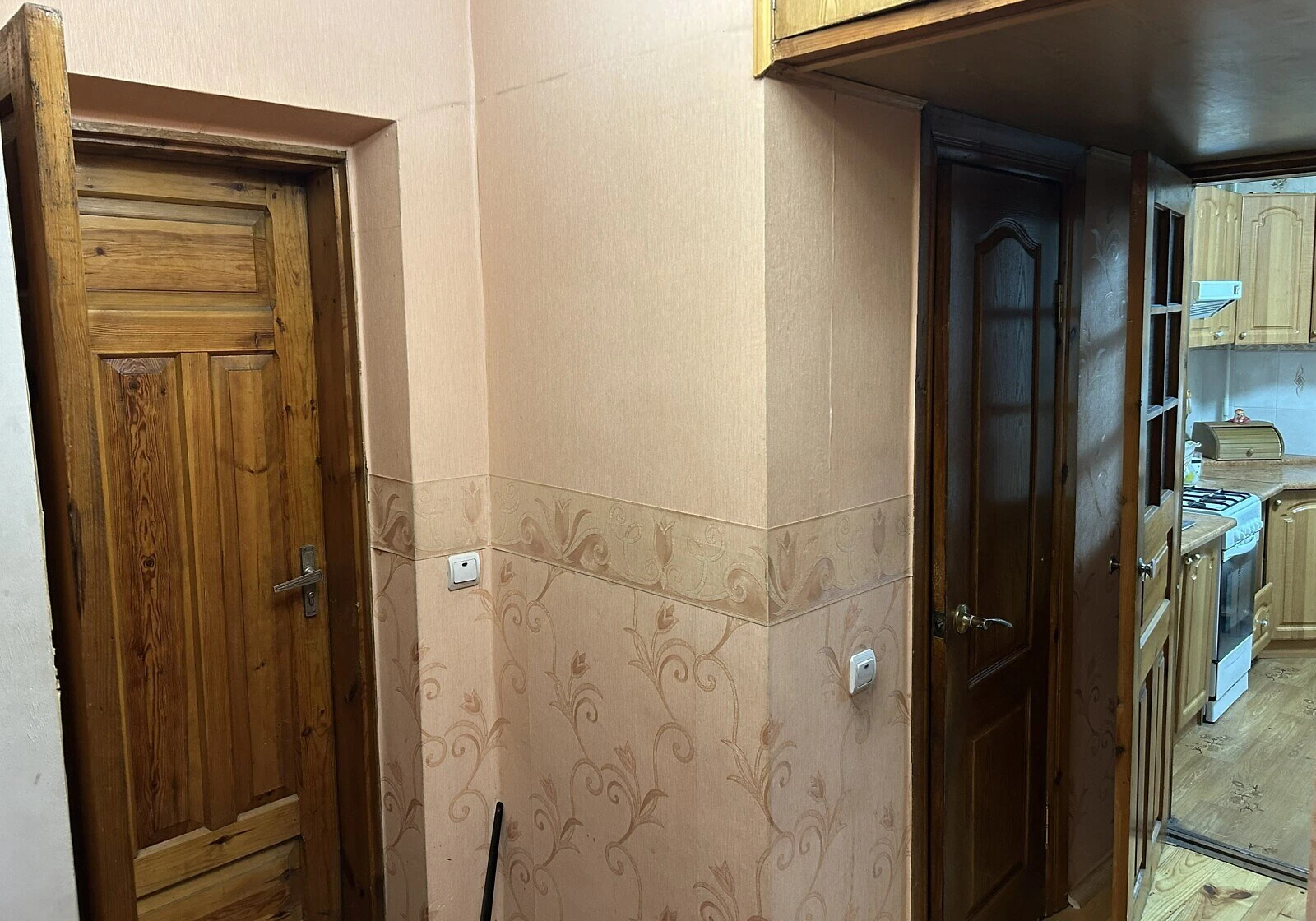 3-кімнатна квартира, Сарни: індивідуальне газове опалення, торг можливий - фото 3