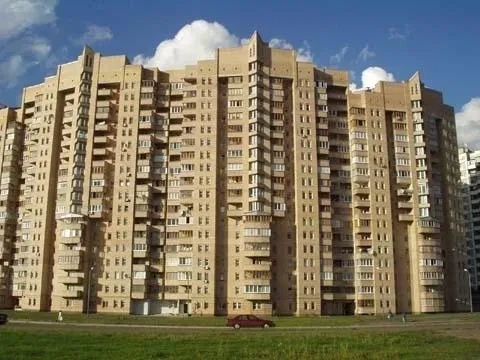 3-кімнатна квартира, Дарницький: метро поруч, меблі й техніка