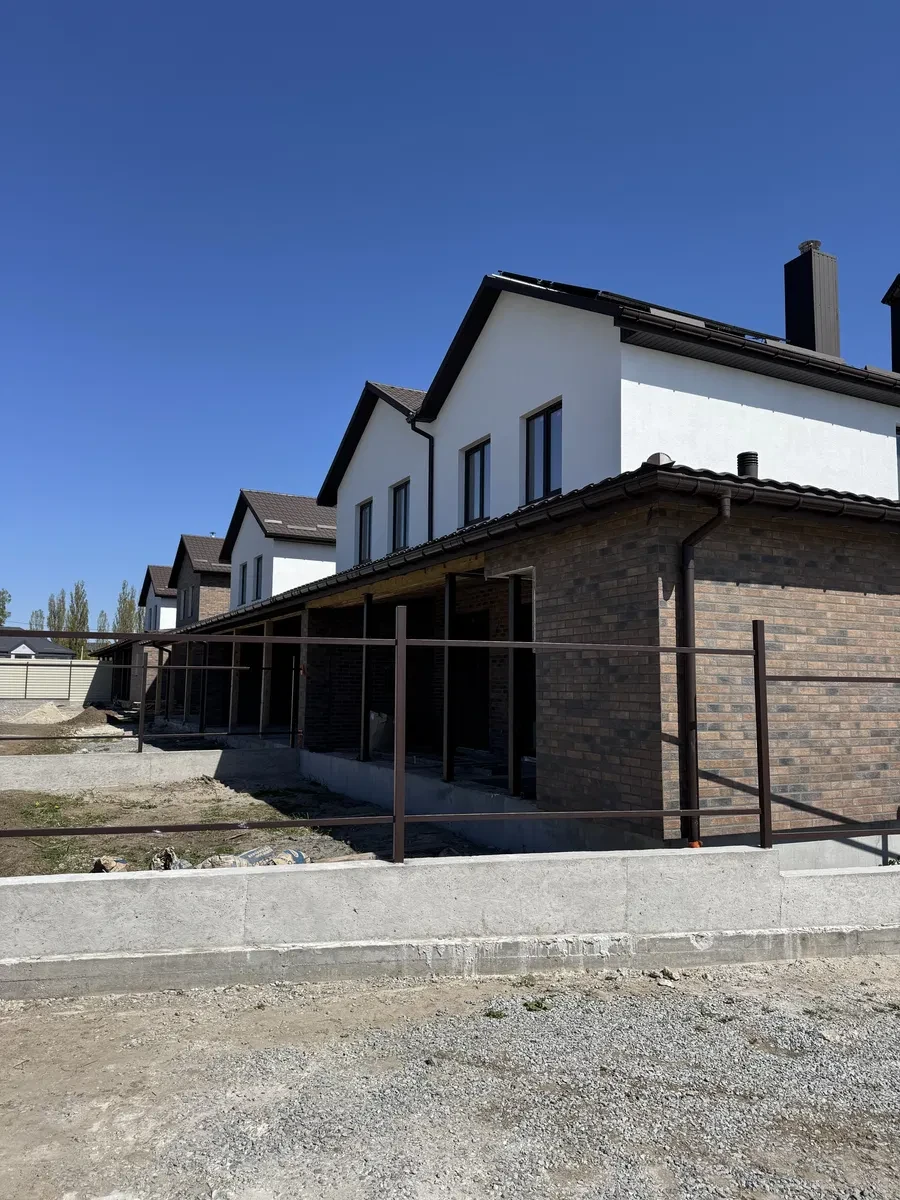 Таунхаус, Кам'янець-Подільський: 2 санвузли, власне подвір'я - фото 2