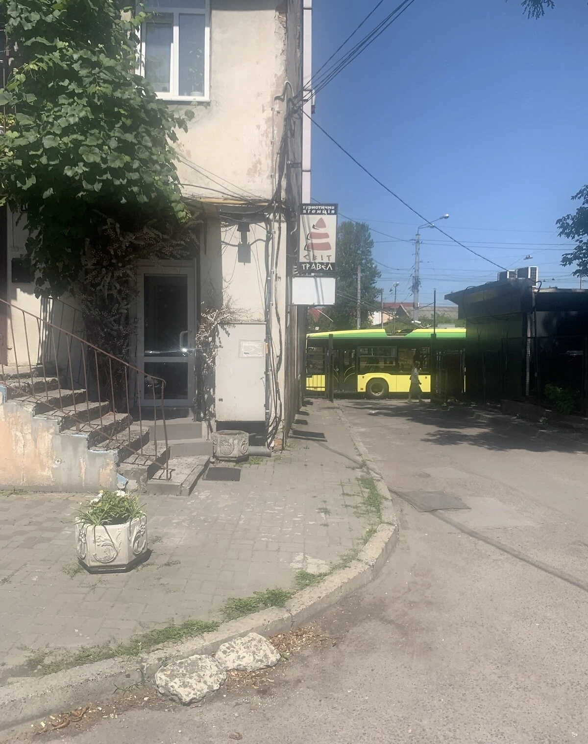 Комерційне приміщення, Привокзальна: фасадне, захисні ролети - фото 2