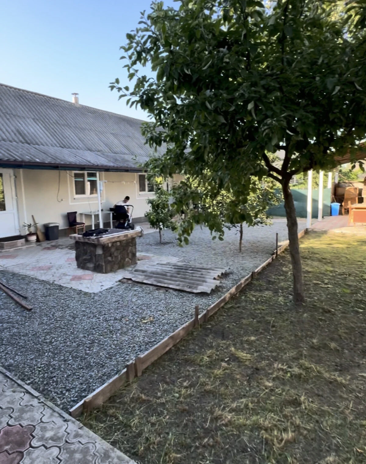 Будинок, Кельменці: веранда, гараж із підвалом, три спальні, фото 3