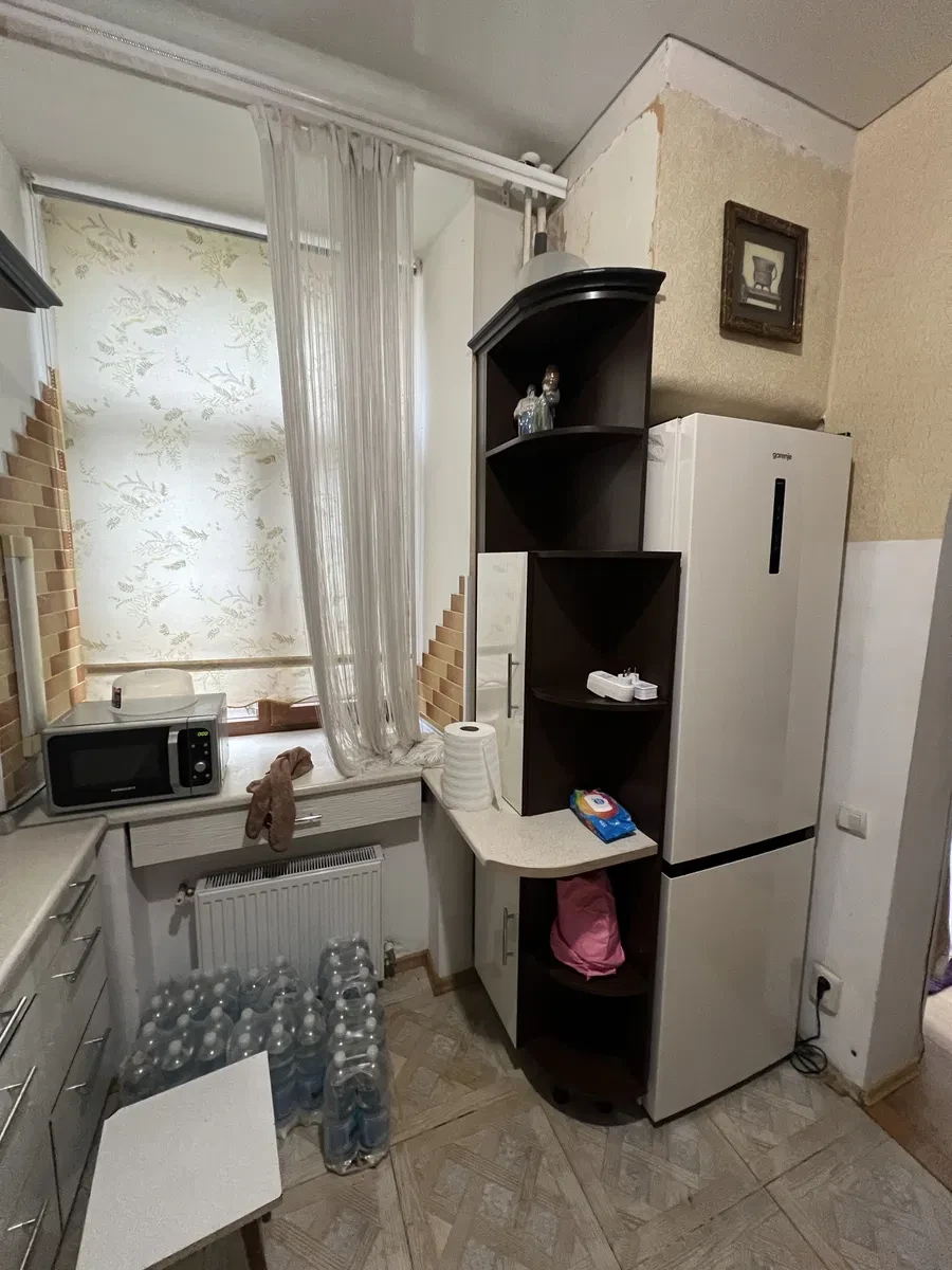 2-кімнатна квартира, Центральний: автономне опалення, великий балкон, фото 2