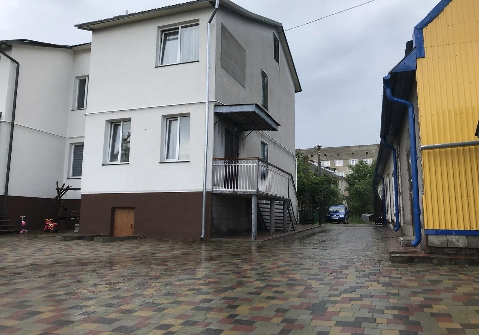 Таунхаус, Гусятин: 124 сотки, цегляні стіни, металошиферний дах