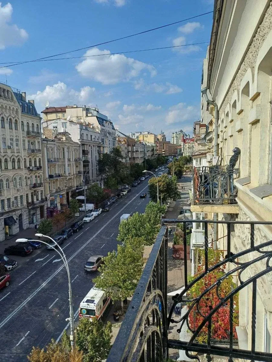 Комната, Печерский: после ремонта, газ, парковка во дворе, фото 2