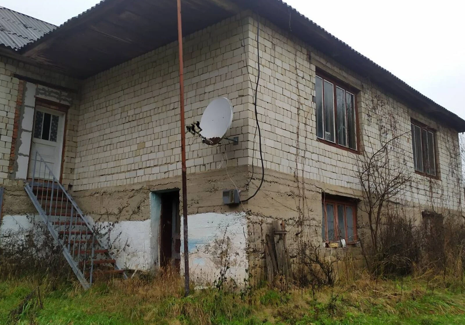 Будинок, Скотарське: три спальні, цегляні стіни - фото 1