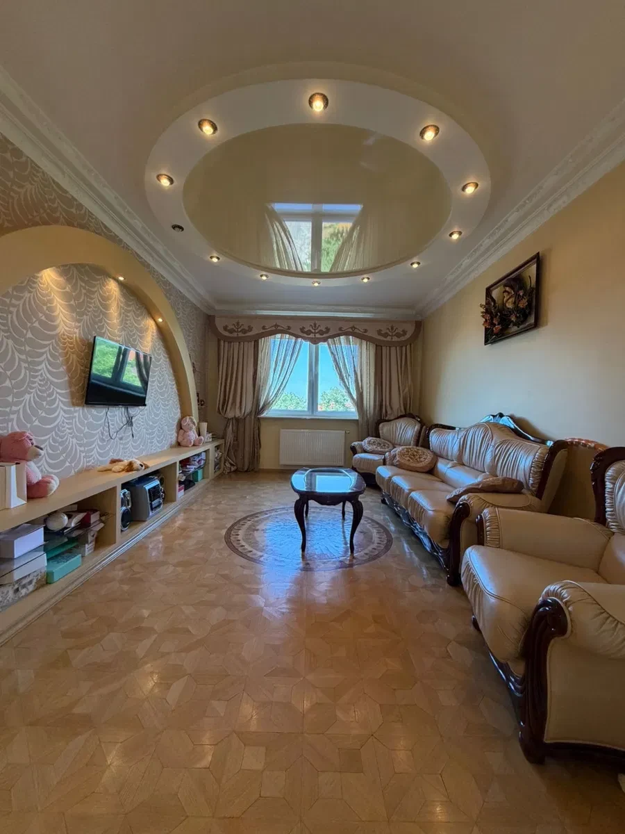 2-кімнатна квартира, Сихівський: паркінг-укриття, газове опалення, фото 2