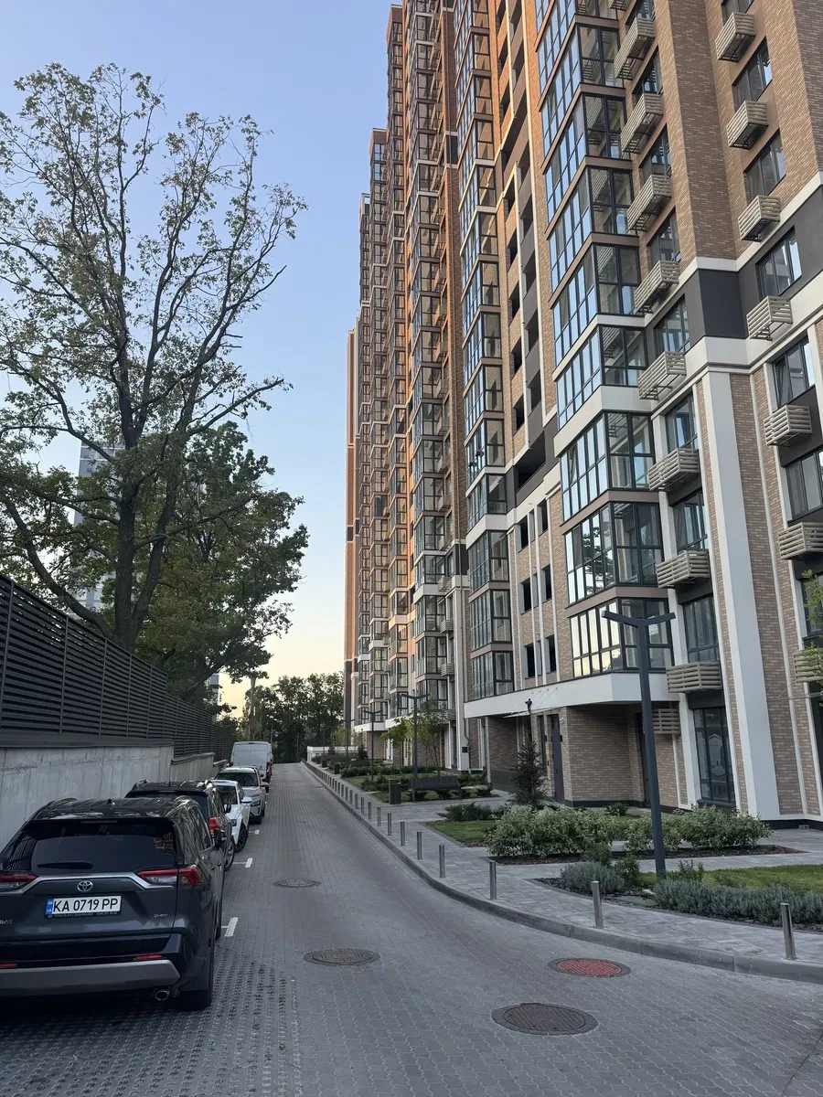 Приміщення у ЖК Голосіївський: фасадне, open space, 3 хв до метро - фото 2