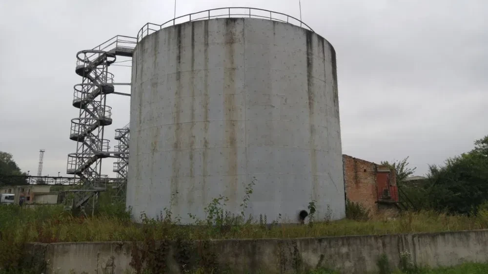 Склад, Квасилів: залізнична колія, 2 резервуари - фото 4