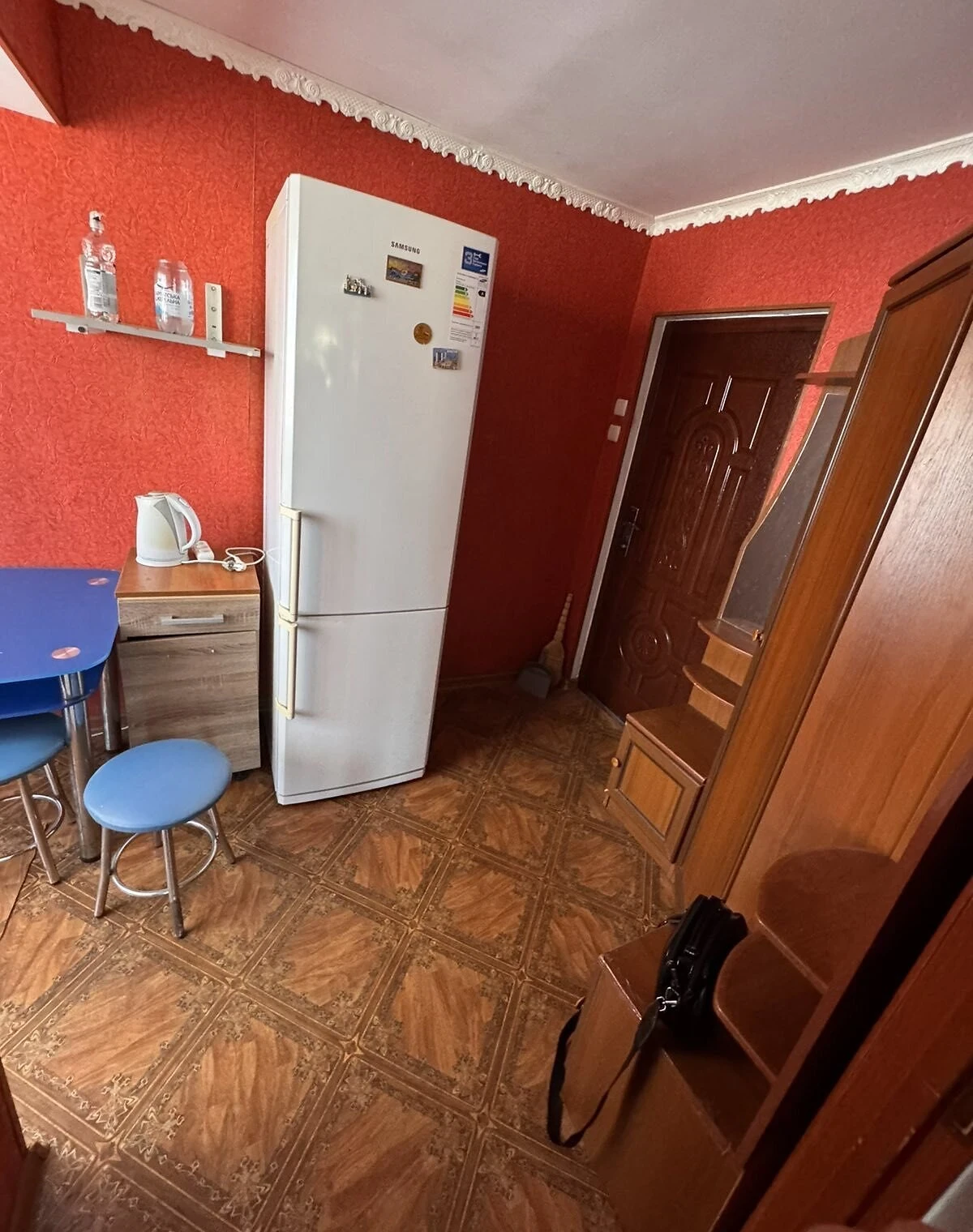 Кімната, Київська: внутрішній двір, керамічна плитка - фото 4