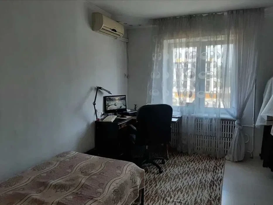 2-кімнатна квартира, Комунарський: євроремонт, район Амстора, фото 3