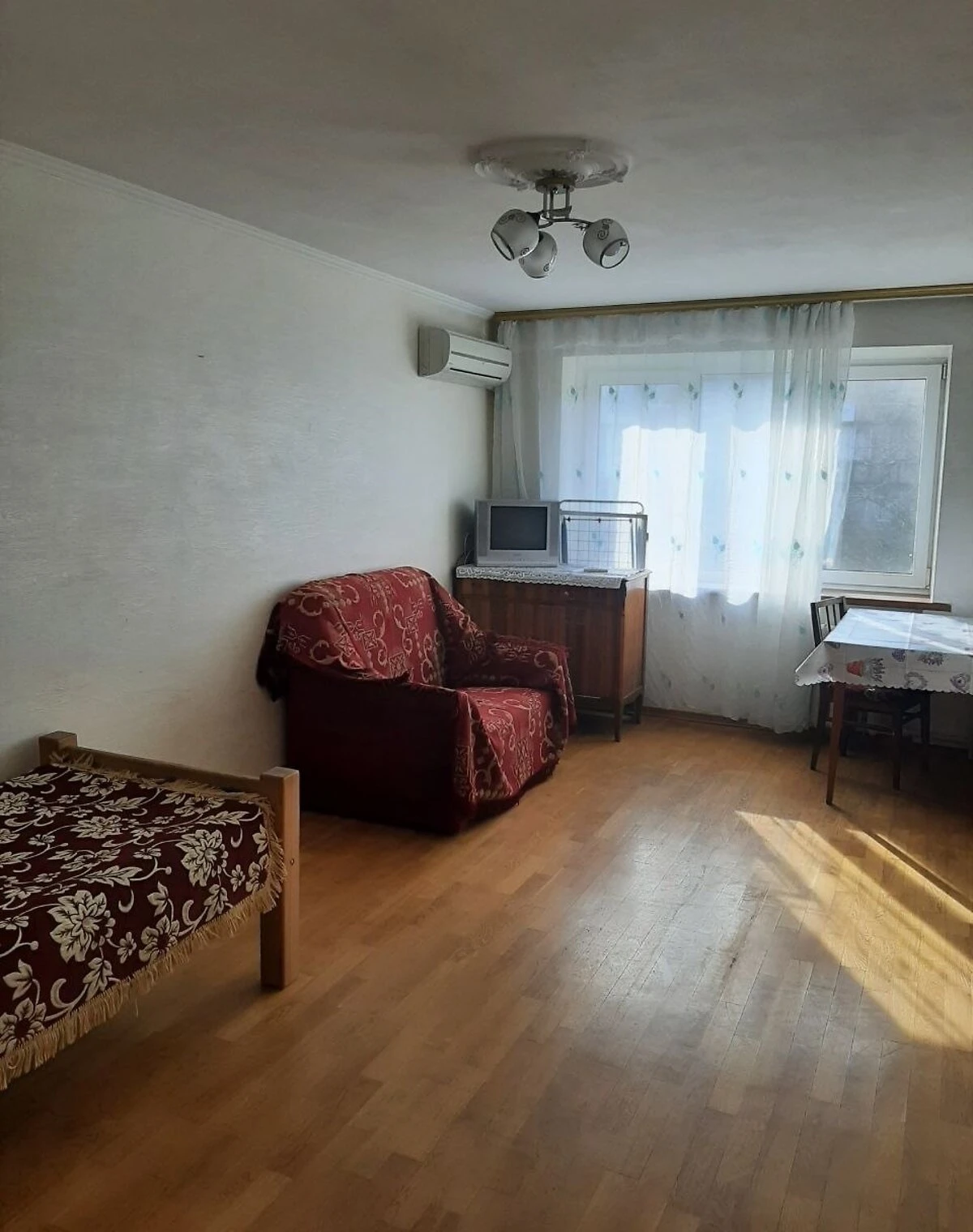 2-кімнатна квартира, Іллічівськ: цегляний будинок, двоспальне ліжко - фото 3