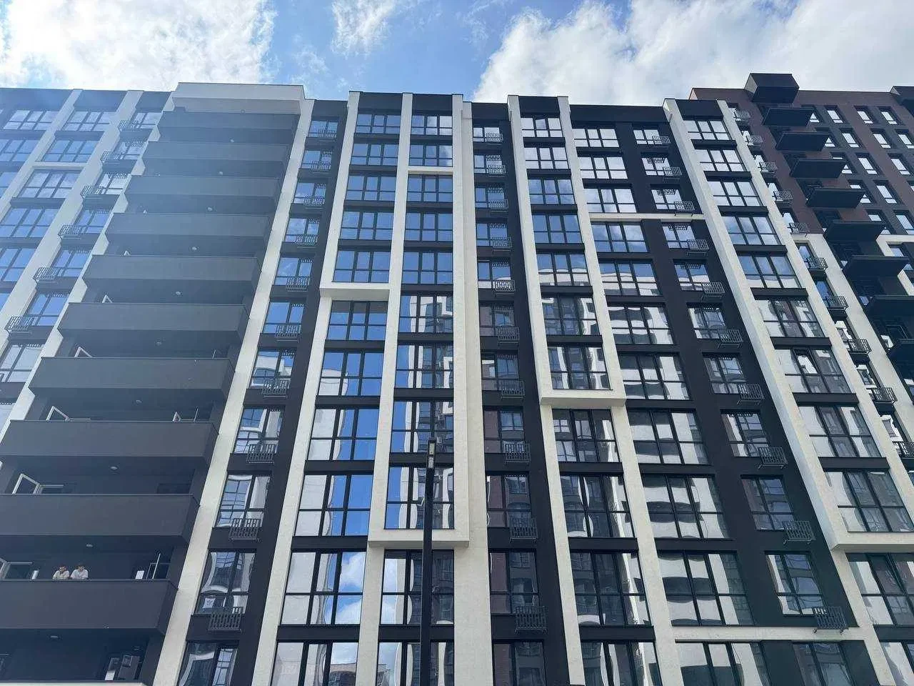 2-кімнатна квартира у ЖК Manhattan: здана, 5 хв пішки до Міського Озера - фото 2