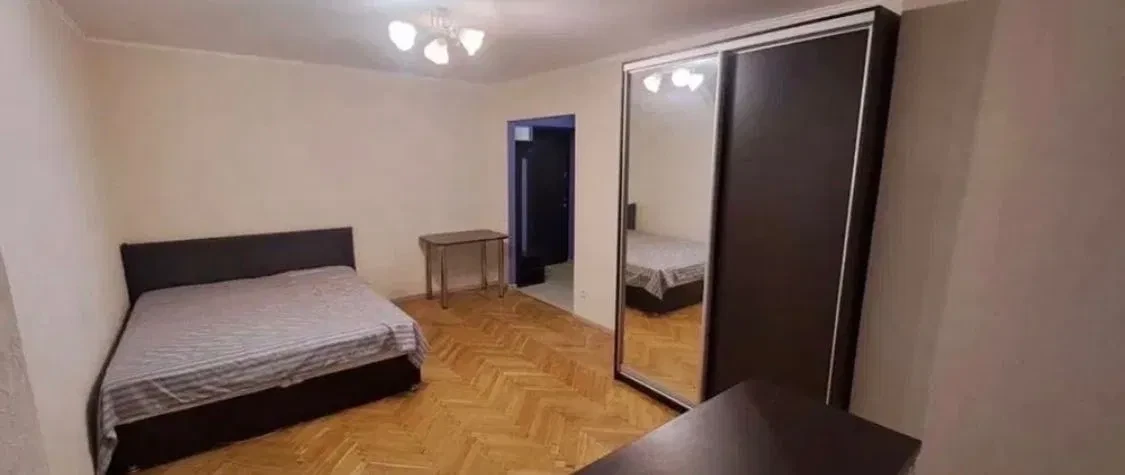 1-кімнатна квартира, Дніпровський: метро Лівобережна 10 хв пішки