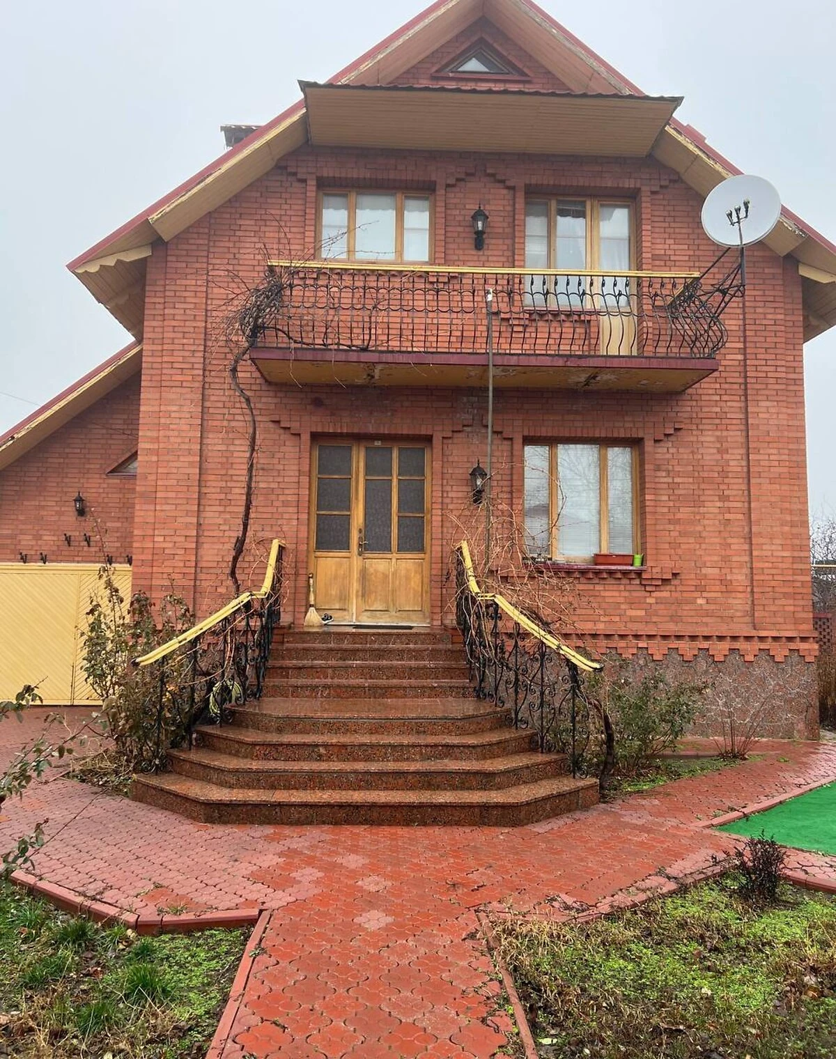 Будинок, Корабельний: 5 спалень, гараж із підвалом, свердловина