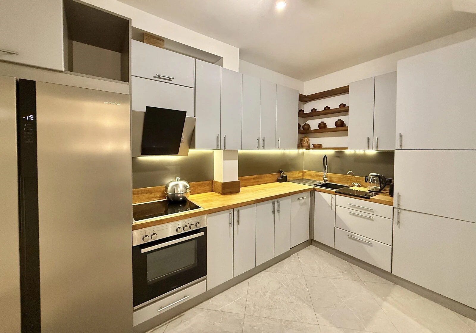 3-кімнатна квартира, Поділ: кухня-студія, резервне живлення - фото 2