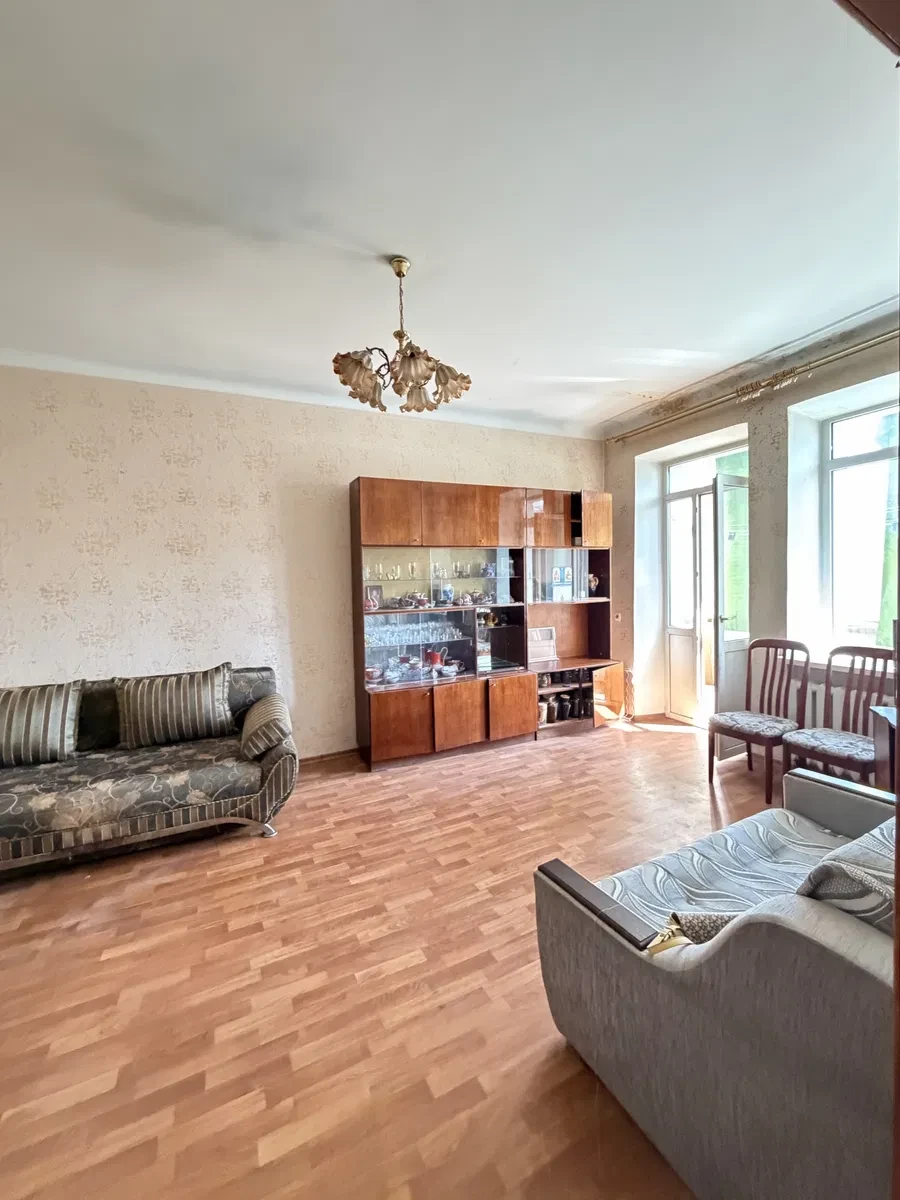 1-кімнатна квартира, Салтівський: сталінка, житловий стан, під оренду