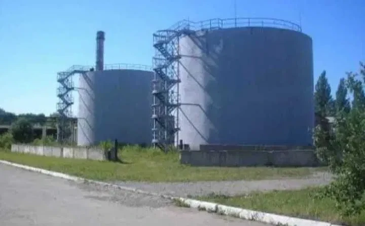 Ділянка 11 000 соток, Квасилів: нафтобаза, резервуари - фото 1