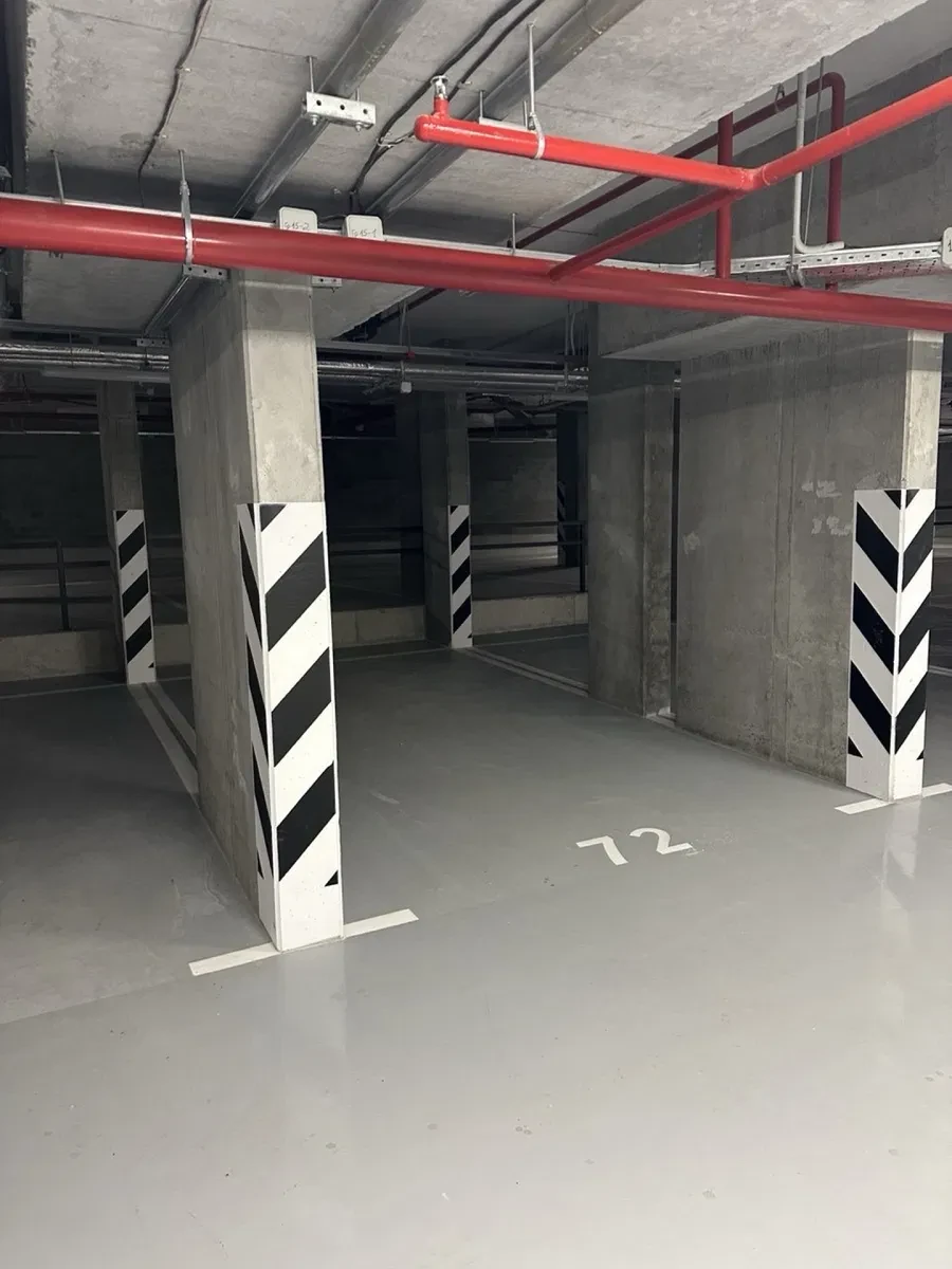 Паркоместо в ЖК UNIT.Home: подземный паркинг, доступ круглосуточно - фото 1