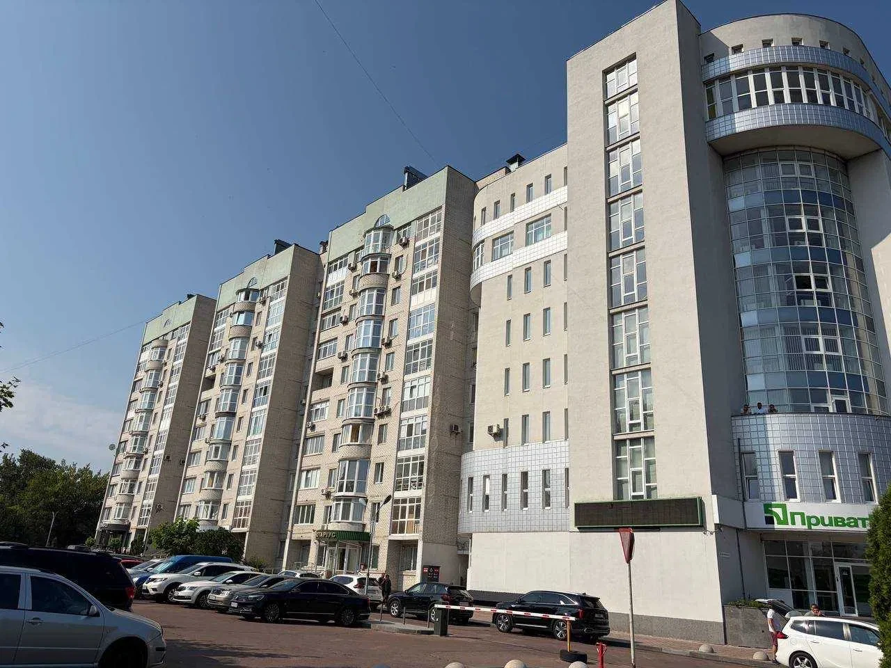 3-кімнатна квартира у ЖК "Банківський": панорамний вид, 2 санвузли - фото 3