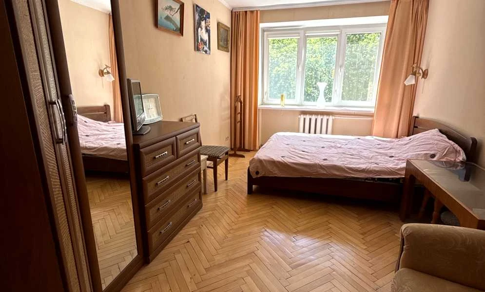 2-кімнатна квартира, Голосіївський: ліс 3-5 хв, метро «Васильківська»
