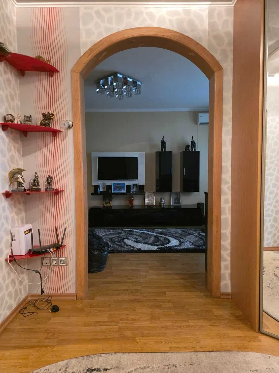 3-кімнатна квартира, Деснянський: євроремонт, інвертор, 3 паркомісця - фото 3