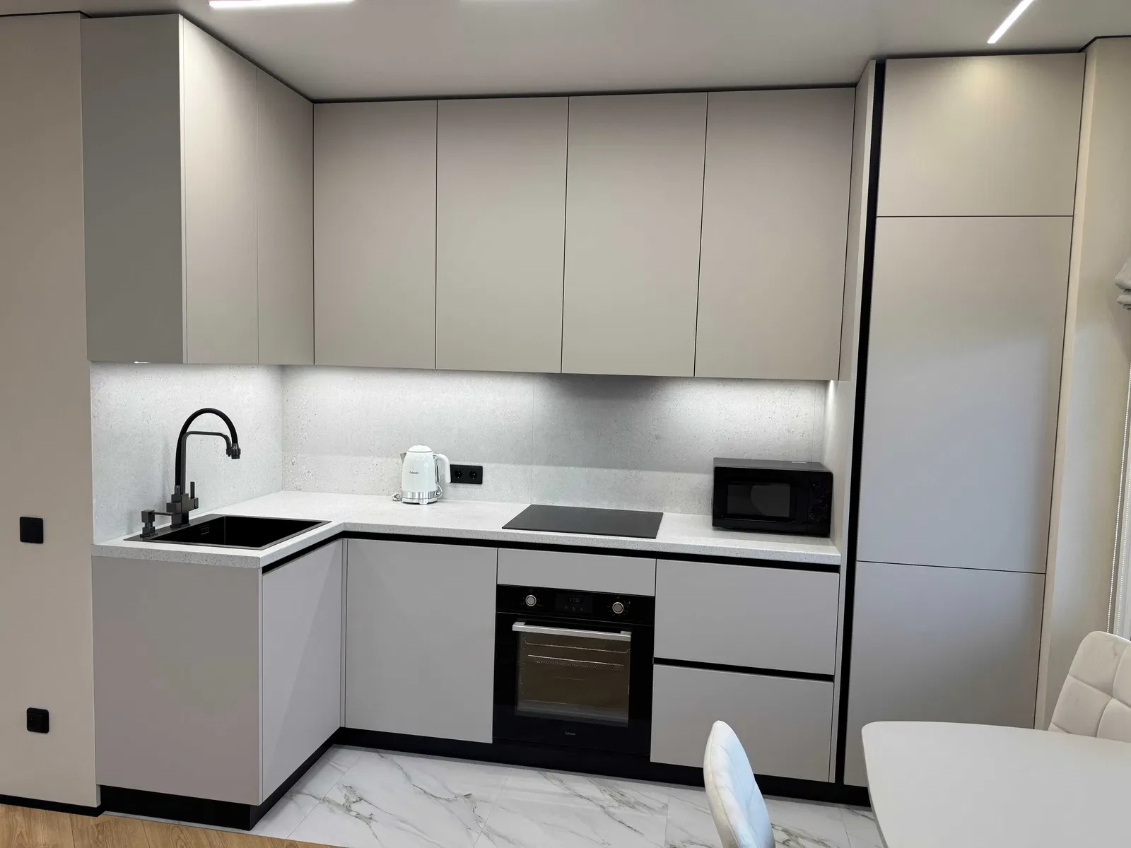 3-кімнатна квартира у ЖК Куб 29: перша здача, генератор, тераса 20 м², фото 2