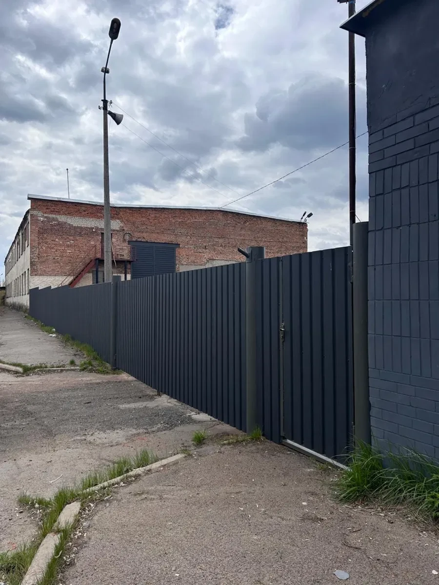 Склад, Конотоп: ангар 1300 м², підстанція 100 кВт
