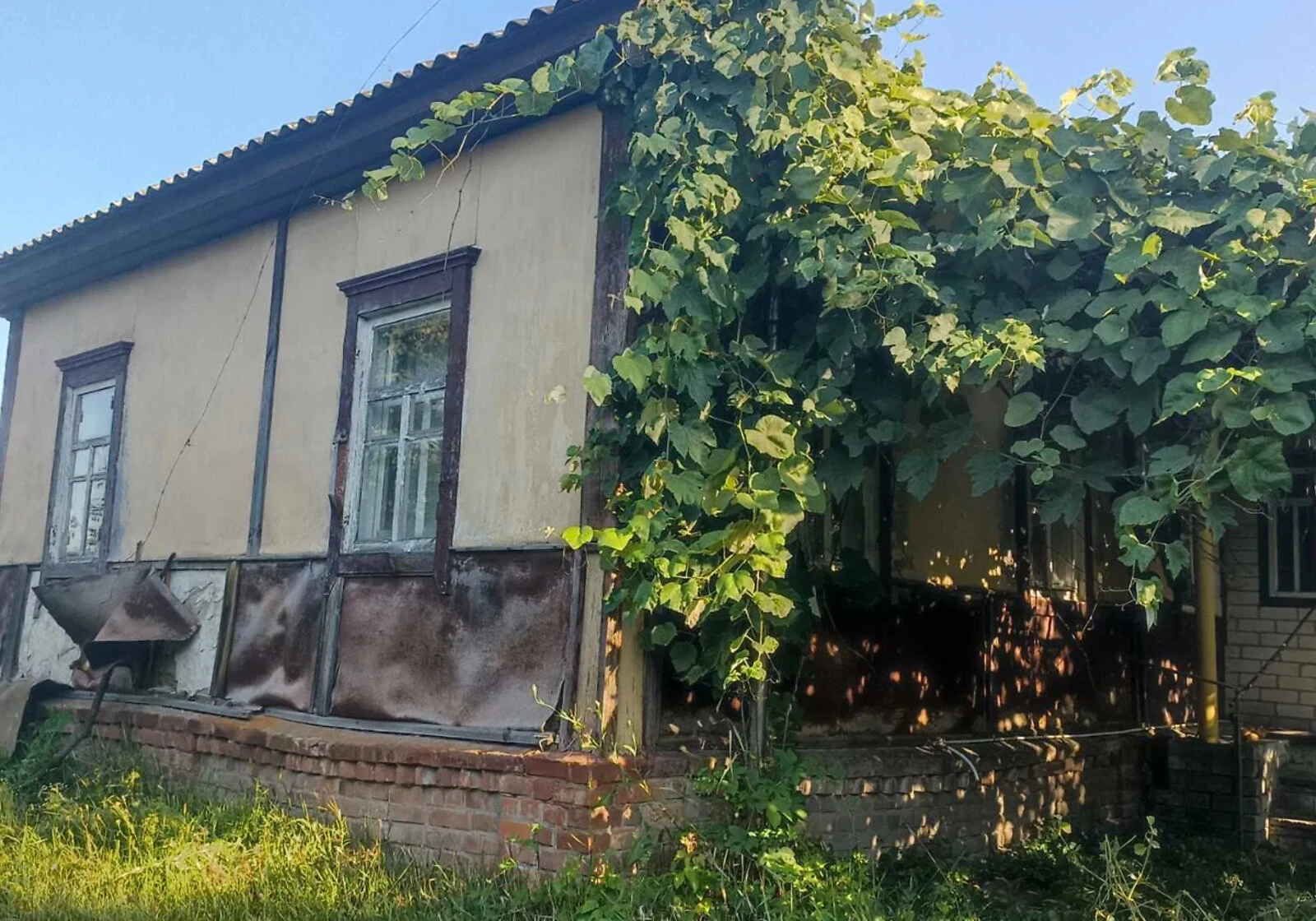 Будинок, Вертіївка: брусові стіни, сад, твердопаливний котел