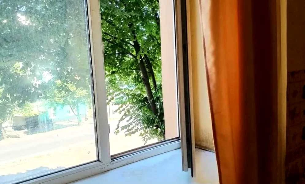 Студія, Новокодацький: без ремонту, стелі 3,5 м, червона лінія - фото 2