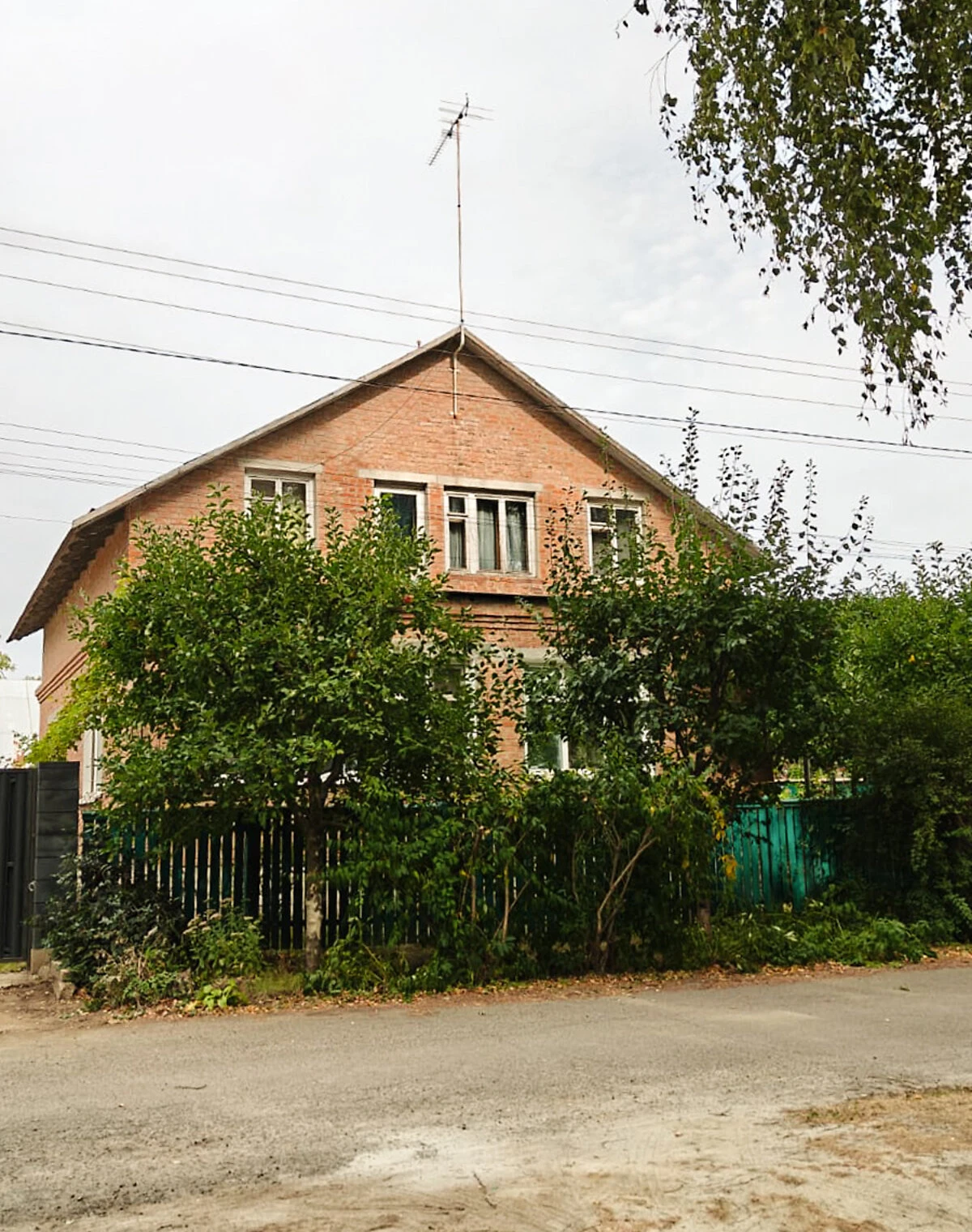 Будинок, Щербані: веранда, 793 м² ділянки, гараж із підвалом