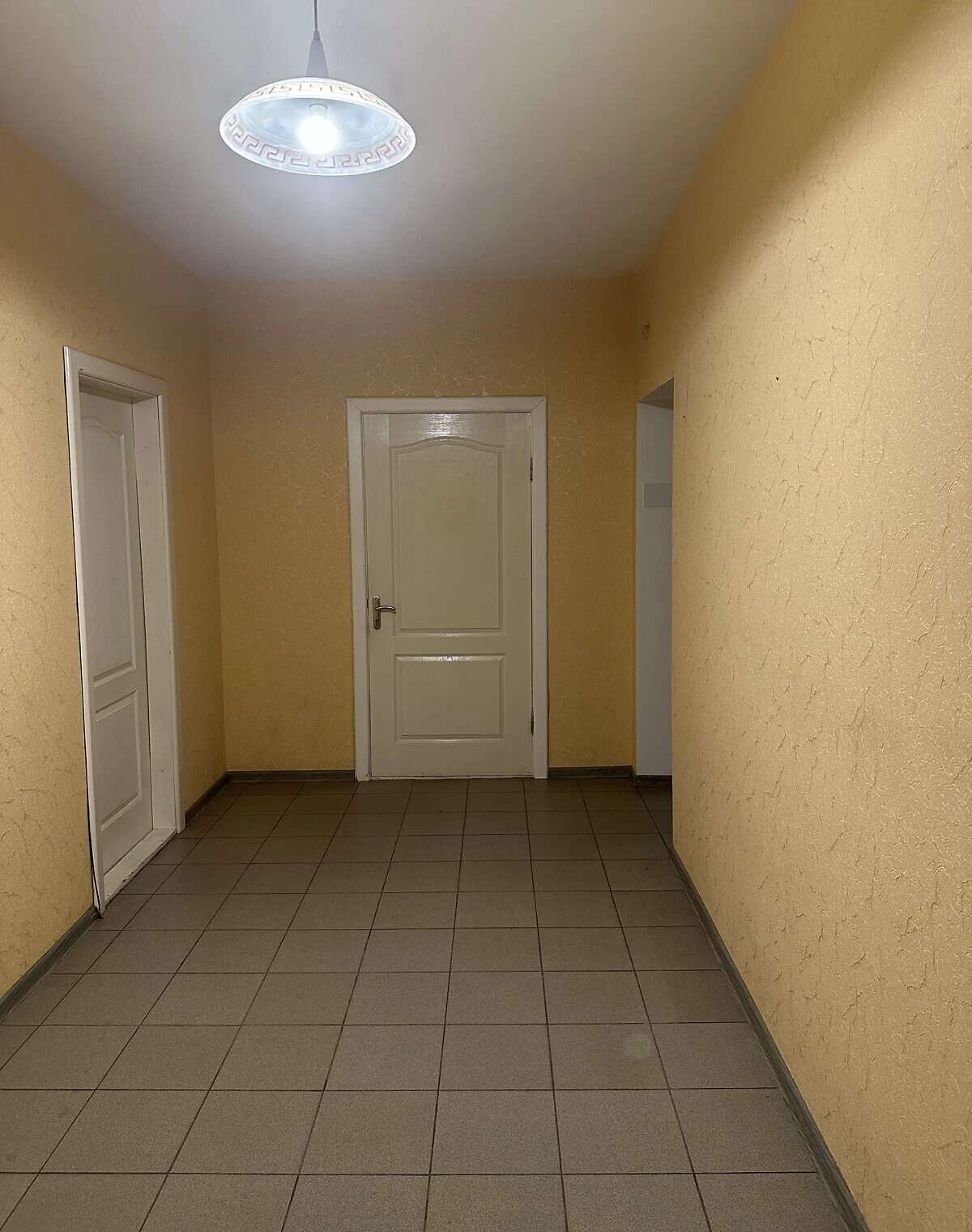3-кімнатна квартира, Круг: цегляні стіни, консьєрж - фото 2