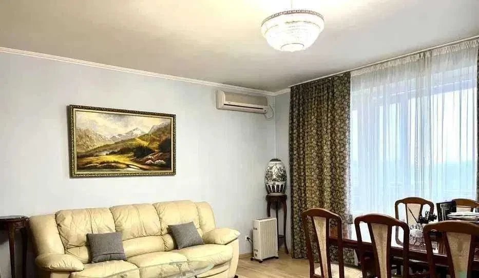 3-кімнатна квартира, Печерський: ремонт, метро Печерська за 5 хв пішки